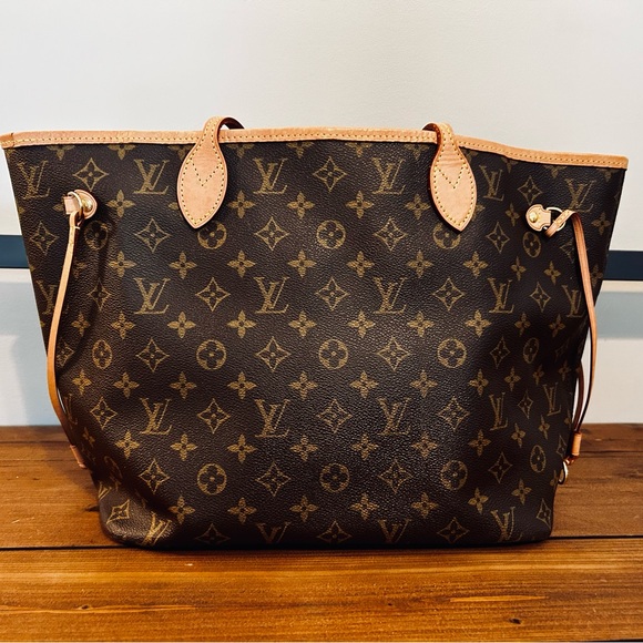 Louis Vuitton Handbags - Louis Vuitton MM